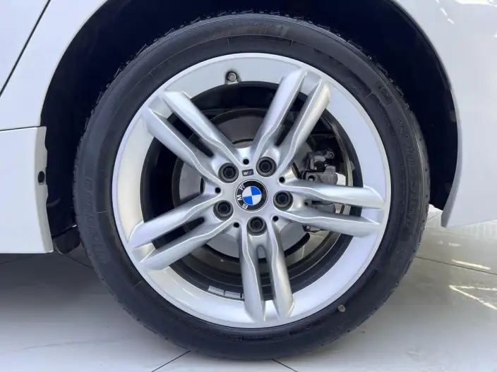 BMW 1 Series 2023 Model 120i M Sports Night Edition – фото 7