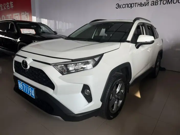 Toyota RAV4 2022 Model 2.0L CVT 4WD Fashion PLUS Edition – фото 1