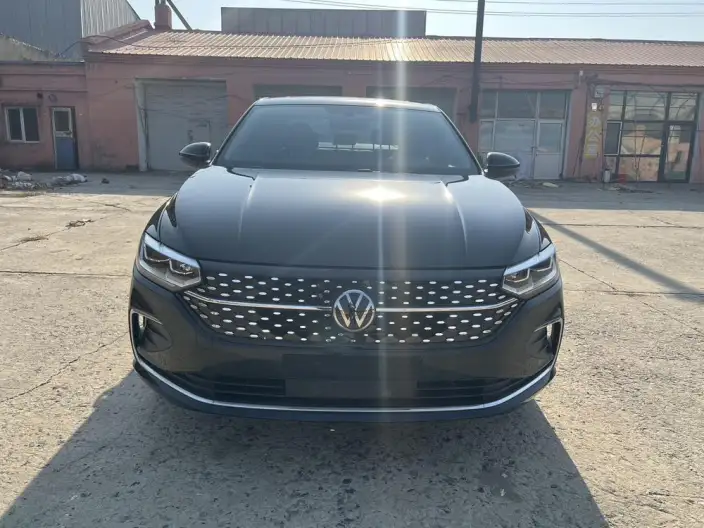 Volkswagen Lavida 2023 Model Facelift 1.5L Automatic Starry Sky Five Million Edition – фото 2