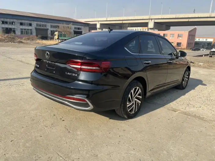 Volkswagen Lavida 2023 Model Facelift 1.5L Automatic Starry Sky Five Million Edition – фото 6