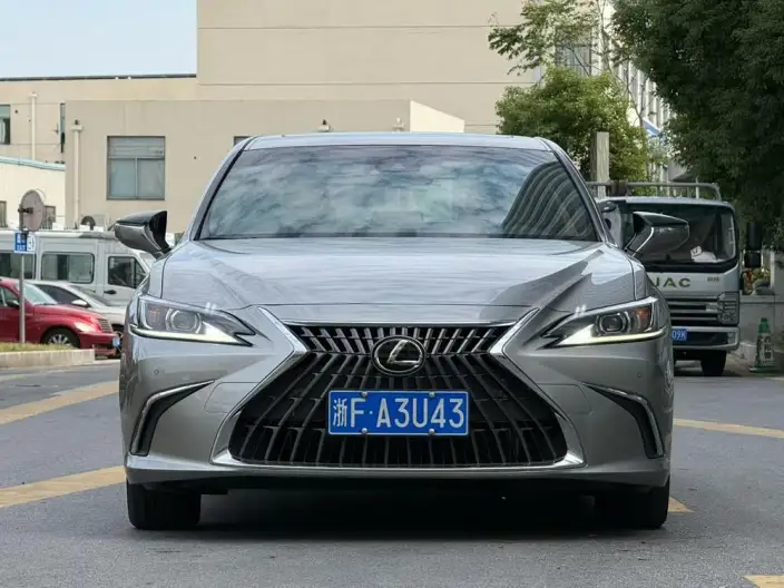 Lexus ES 2022 Model 200 Superior Edition – фото 2
