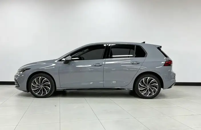Volkswagen Golf 2021 Model 280TSI DSG Pro – фото 4