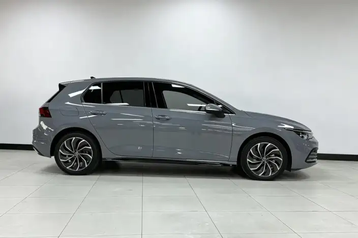 Volkswagen Golf 2021 Model 280TSI DSG Pro – фото 8