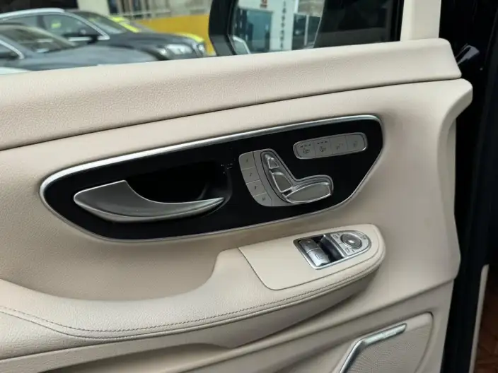 Mercedes-Benz V-Class 2022 Model V 260 L Long wheelbase Premium Edition – фото 5