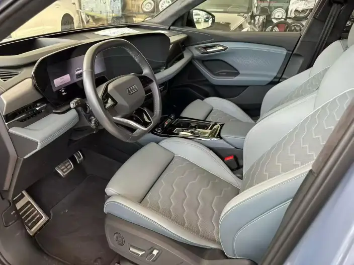 AUDI Q6L e-tron 2026 Model First Edition Pilot Edition – фото 8