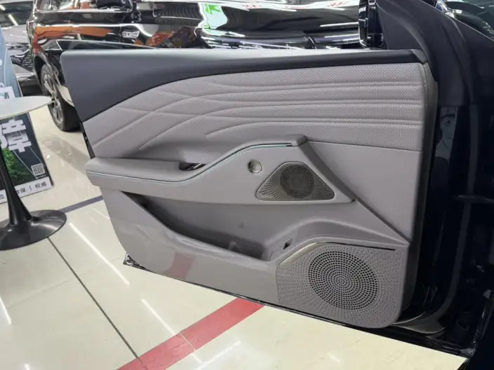 Geely Galaxy E8 PHEV 2025 Model 130km EM-P Galaxy Edition – фото 8