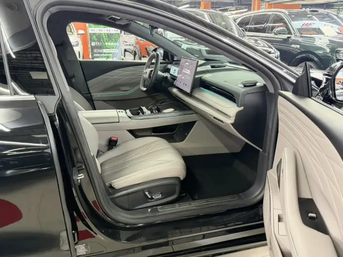 Geely Galaxy E8 PHEV 2025 Model 130km EM-P Galaxy Edition – фото 9