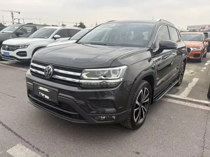 Volkswagen Tharu 2022 Model 280TSI 2WD Deluxe Edition – фото 1