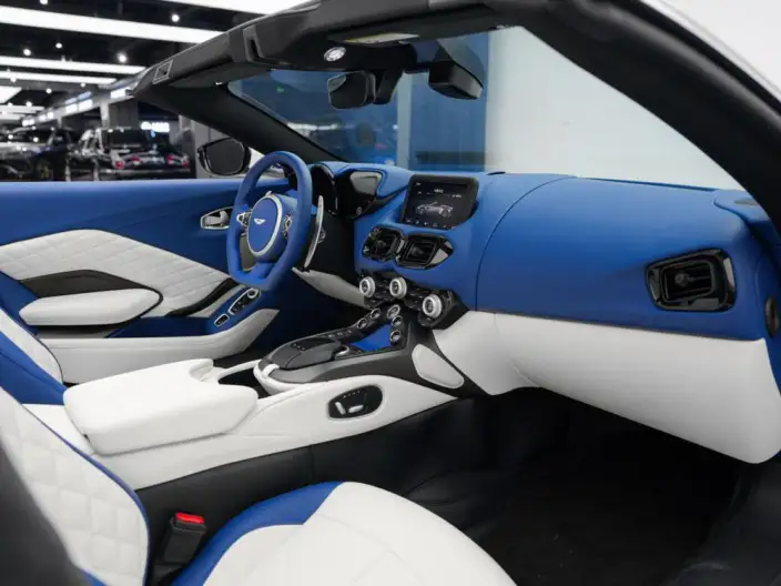 Vantage 2022 Model 4.0T V8 Roadster – фото 9