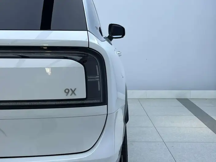 ZEEKR 9X 2026 Model Hyper Edition 70kWh VI seat – фото 6