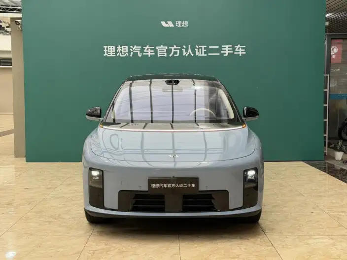 Li Auto i8 2025 Model Standard Edition – фото 2