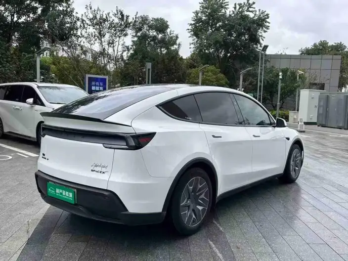 Model Y L 2026 Model Standard Edition – фото 6