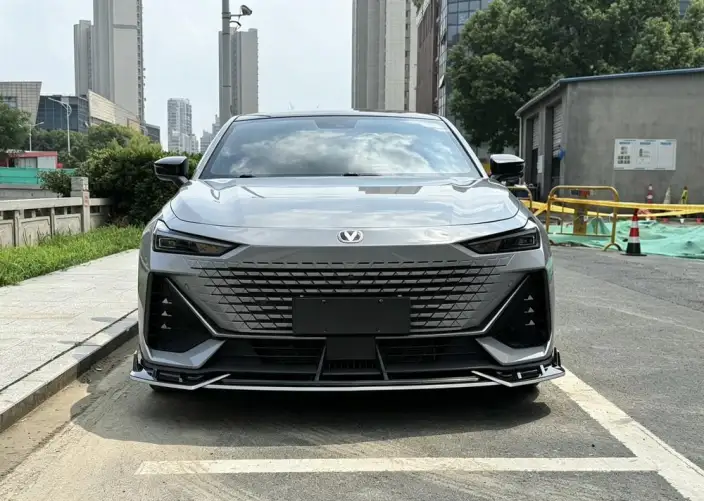 Changan UNI-V 2022 Model 1.5T Noble Model