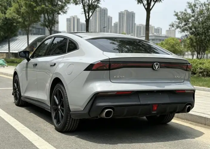 Changan UNI-V 2022 Model 1.5T Noble Model – фото 5
