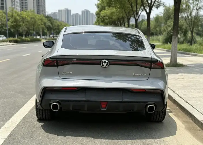 Changan UNI-V 2022 Model 1.5T Noble Model – фото 6