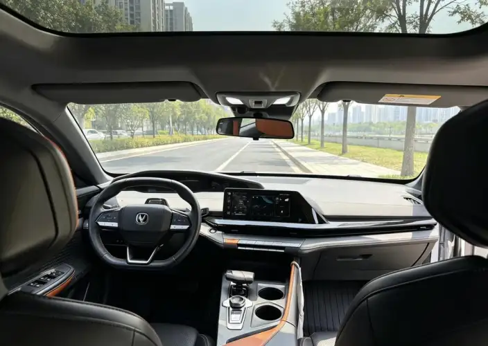 Changan UNI-V 2022 Model 1.5T Noble Model – фото 8