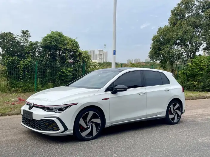 Volkswagen Golf GTI 2021 Model 380TSI DSG GTI – фото 1