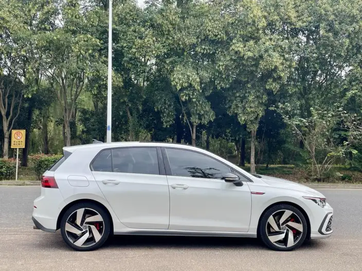 Volkswagen Golf GTI 2021 Model 380TSI DSG GTI – фото 7