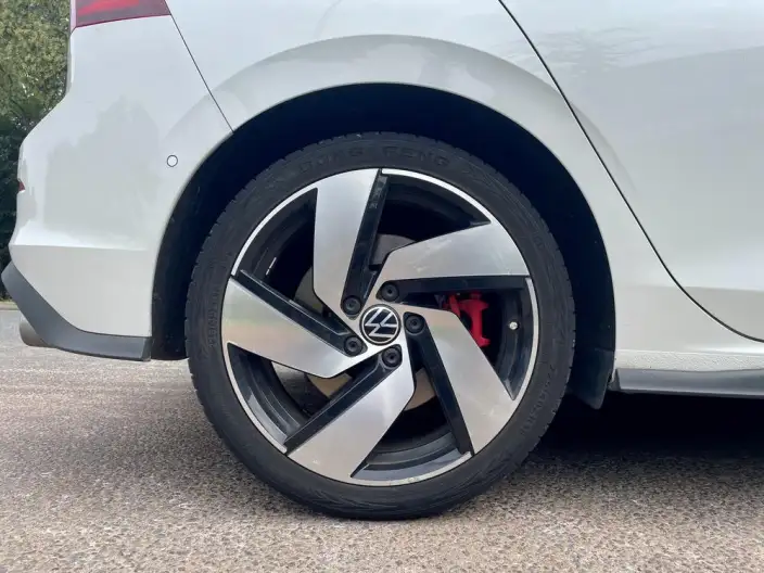 Volkswagen Golf GTI 2021 Model 380TSI DSG GTI – фото 9