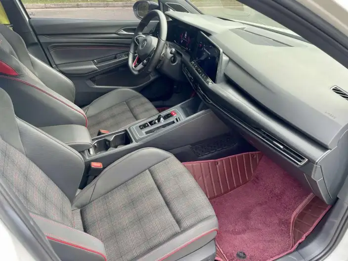 Volkswagen Golf GTI 2021 Model 380TSI DSG GTI – фото 10