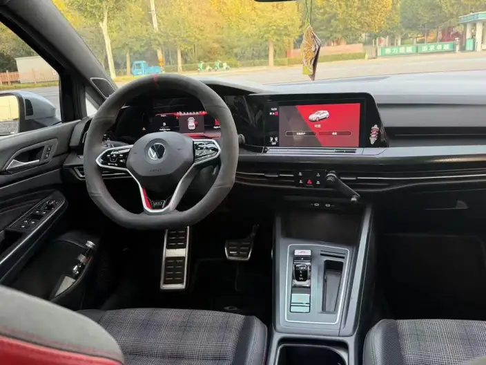 Volkswagen Golf GTI 2021 Model 380TSI DSG GTI – фото 7