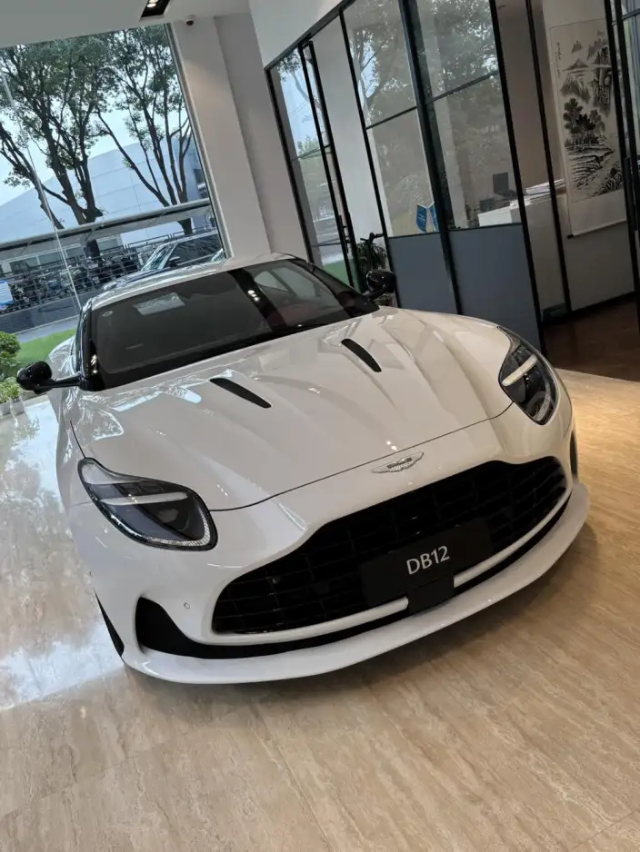 Aston Martin DB12 2024 Model 4.0T V8 Coupe – фото 3