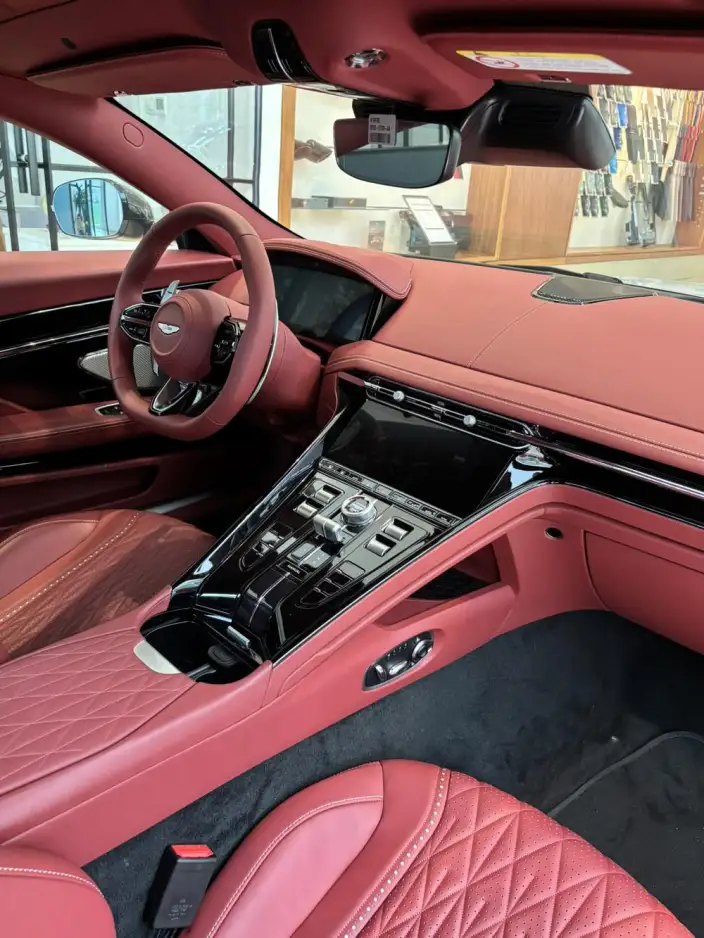 Aston Martin DB12 2024 Model 4.0T V8 Coupe – фото 7