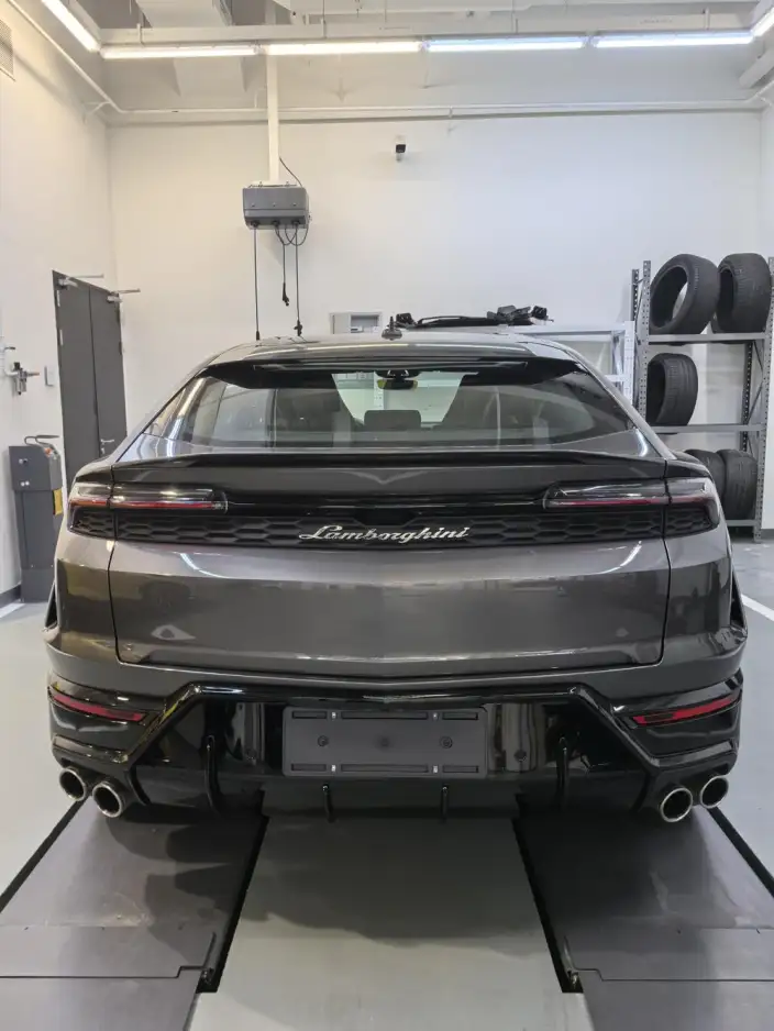 Urus SE 2025 Model 4.0T Standard Model – фото 3