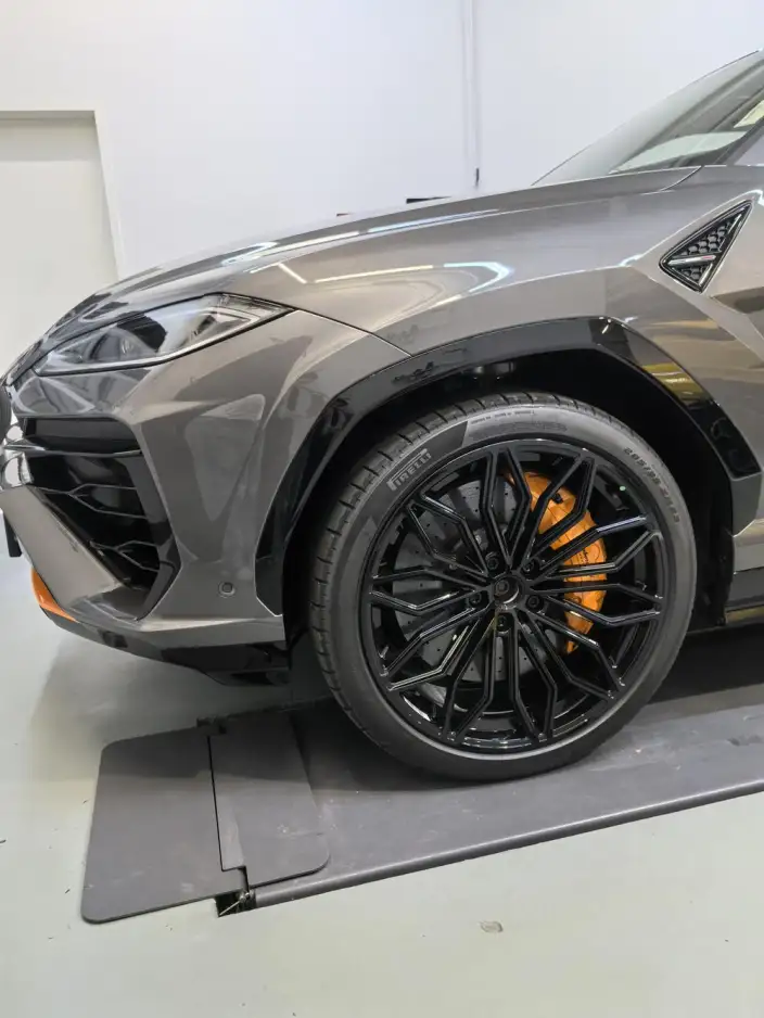 Urus SE 2025 Model 4.0T Standard Model – фото 6