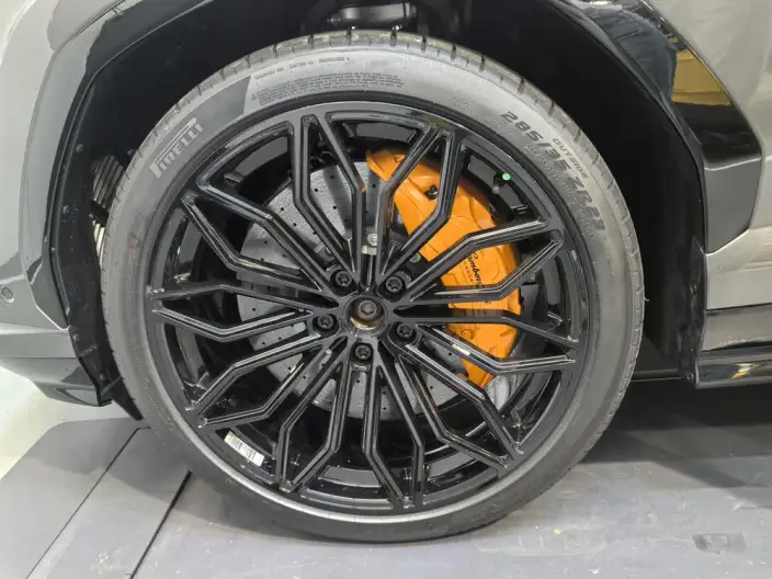Urus SE 2025 Model 4.0T Standard Model – фото 8