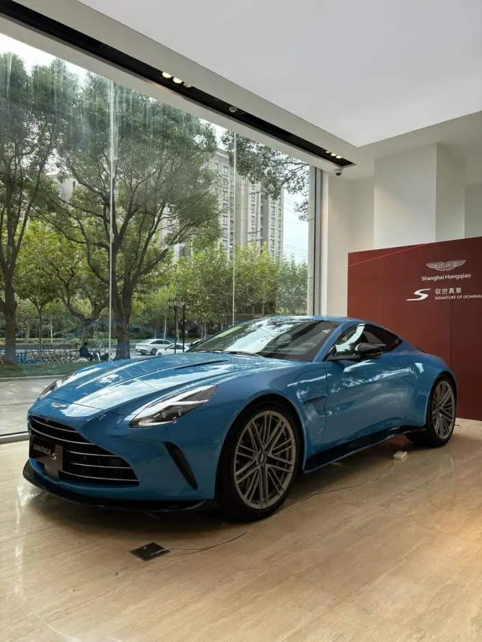 Vantage 2026 Model 4.0T V8 S Coupe – фото 1