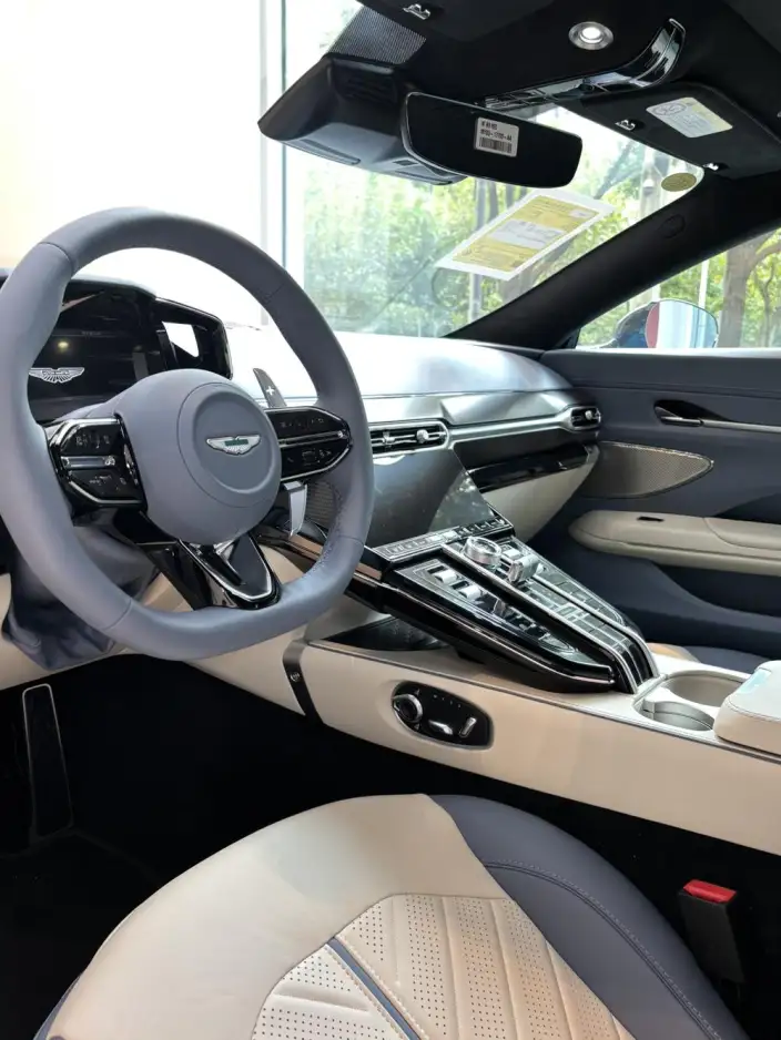 Vantage 2026 Model 4.0T V8 S Coupe – фото 2