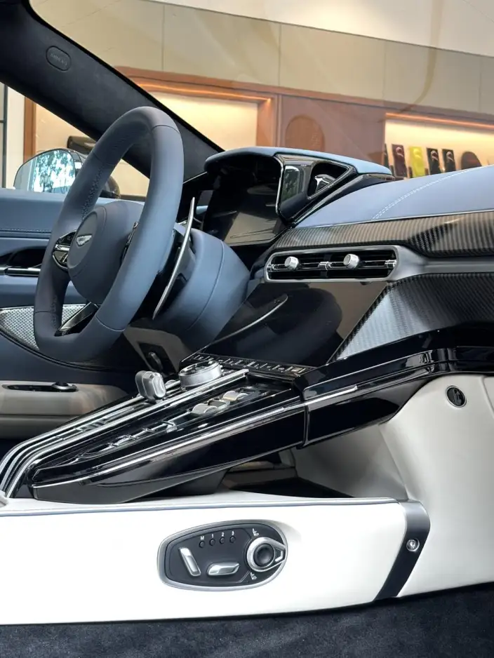 Vantage 2026 Model 4.0T V8 S Coupe – фото 5