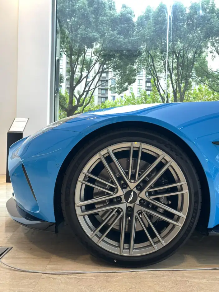 Vantage 2026 Model 4.0T V8 S Coupe – фото 7