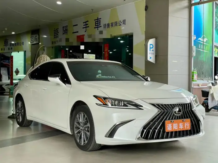 Lexus ES 2022 Model 200 Deluxe Edition