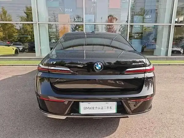 BMW i7 2023 Model xDrive60L Luxury Set – фото 4