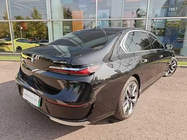 BMW i7 2023 Model xDrive60L Luxury Set – фото 5