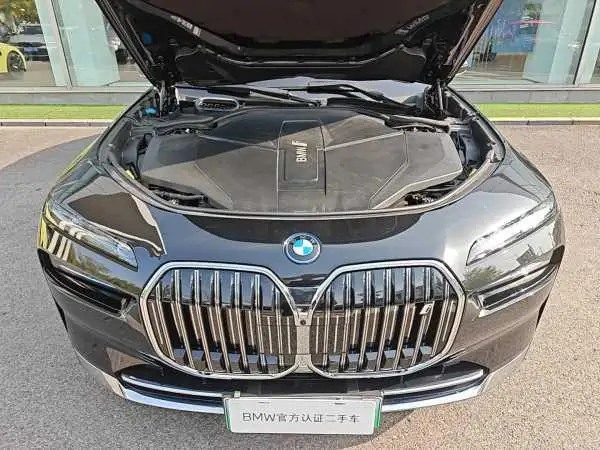 BMW i7 2023 Model xDrive60L Luxury Set – фото 7