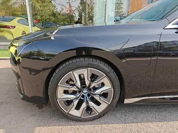 BMW i7 2023 Model xDrive60L Luxury Set – фото 10