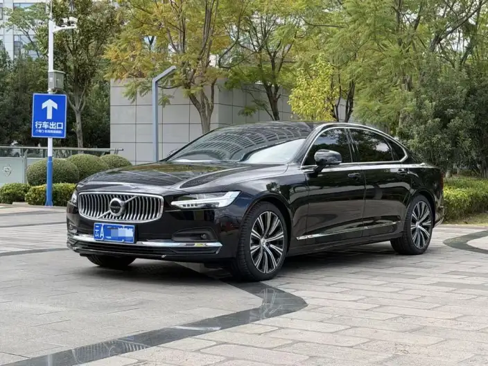 Volvo S90 2025 Model B5 Smart Elegance Deluxe Edition