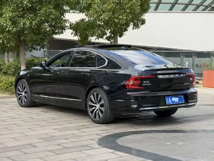 Volvo S90 2025 Model B5 Smart Elegance Deluxe Edition