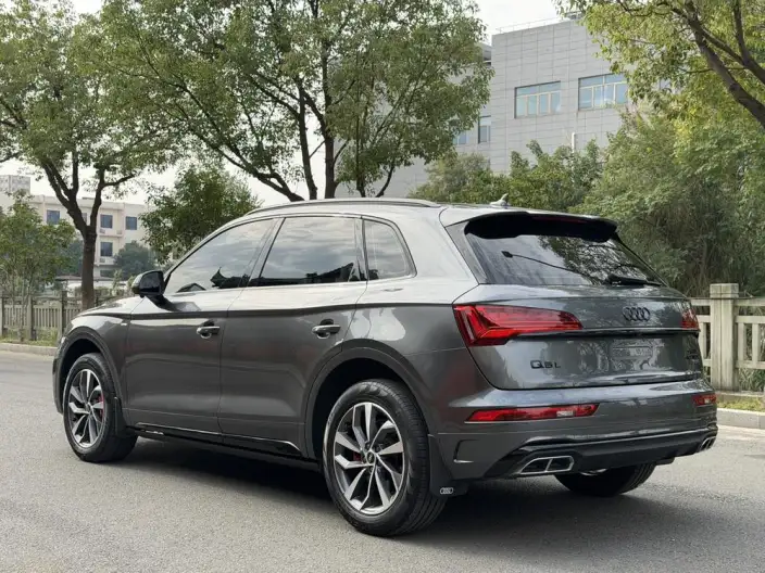 Audi Q5L 2022 Model Facelift 40T Luxury Dynamic Model – фото 3