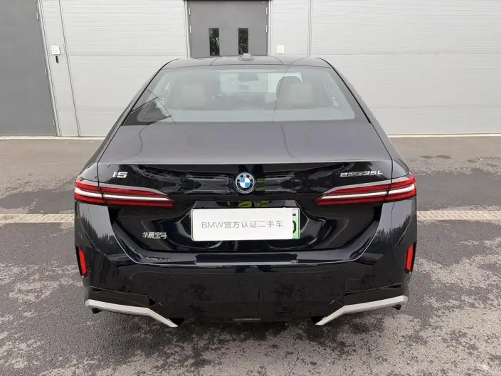 BMW i5 2025 Model Facelift eDrive35L M Sports Set – фото 4