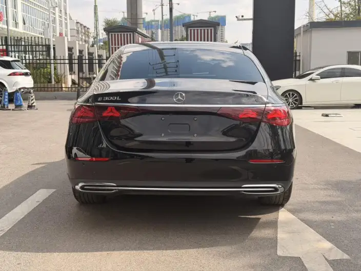 Mercedes-Benz E-Class 2026 Model E 260 L sedan – фото 5