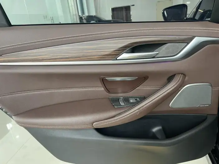 BMW 5 Series 2022 Model Facelift II 530Li Leading Model Luxury Set – фото 7