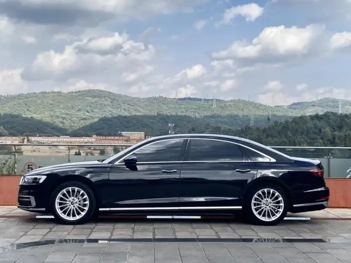 Audi A8 2022 Model A8L 50 TFSI quattro Comfort Model Collector Edition Edition