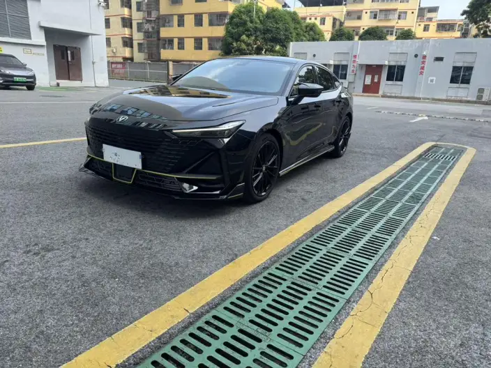 Changan UNI-V 2022 Model 1.5T Sports Edition