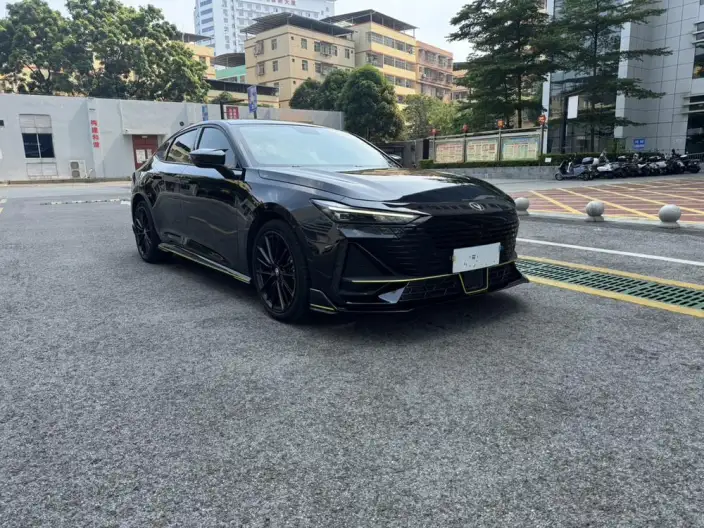 Changan UNI-V 2022 Model 1.5T Sports Edition