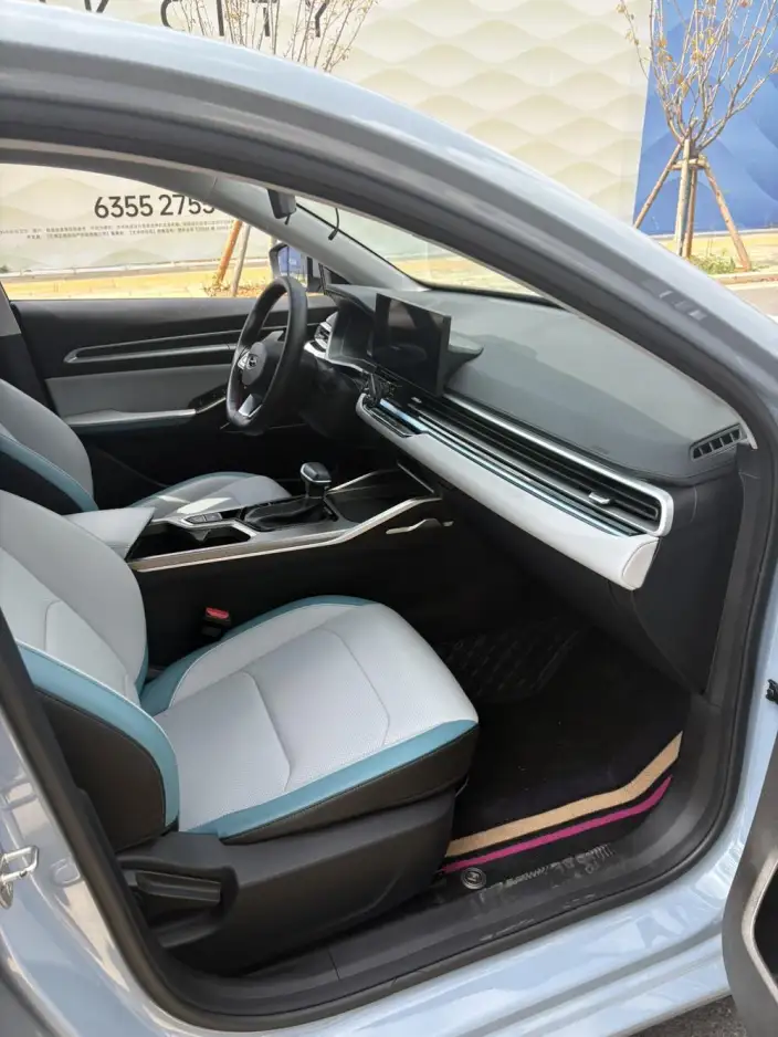 Geely Emgrand 2023 Model No. 4 Gen Champion Edition 1.5L CVT Luxury Model – фото 6