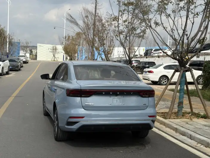 Geely Emgrand 2023 Model No. 4 Gen Champion Edition 1.5L CVT Luxury Model – фото 7